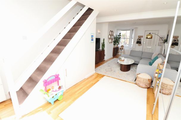 Station Road, Radlett - Photo 1