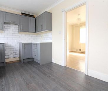 2 bedroom end of terrace house to rent - Photo 4