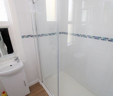 2 bed flat to rent in Wilton Road, Bexhill-On-Sea, TN40 - Photo 2