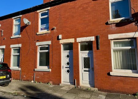 2 bedroom terraced house to rent - Photo 4