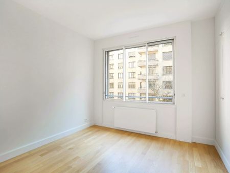 Location appartement, Paris 16ème (75016), 4 pièces, 139 m², ref 83340421 - Photo 2