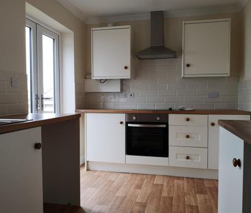 2 bedroom semi-detached house to rent - Photo 5