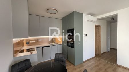 Nový kompletne zariadený 2 izb.byt s garážou a balkónom pri cukrovare. – Fotografia 5