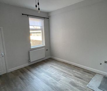 4 bedroom terraced house to rent - Photo 1