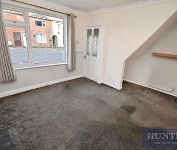 2 bedroom end of terrace house to rent - Photo 3