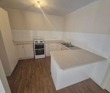 Move in ready to go! - Photo 6