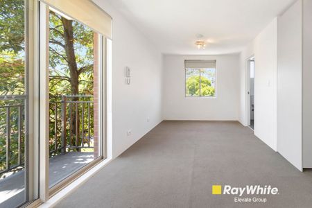 Charming North-Facing Studio in Leafy Glebe Setting - Photo 2