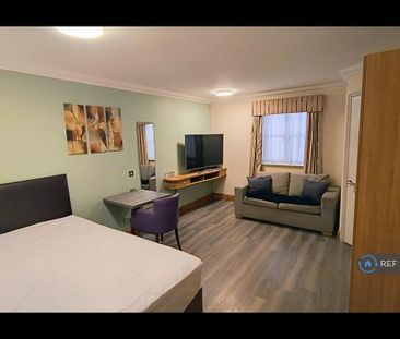 Studio to rent - Photo 5