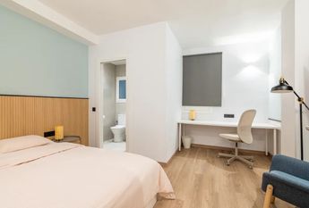 Carrer del Consell de Cent, Barcelona, Catalonia 08011