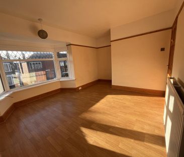 2 bedroom end of terrace house to rent - Photo 3