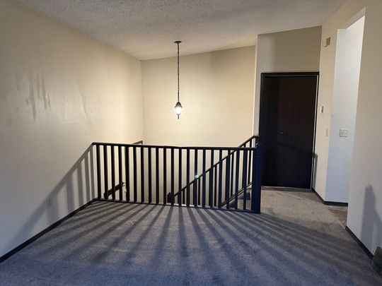 In Suite Laundry! 2 Bedroom 6-Plex in Highland Green!! - Photo 1