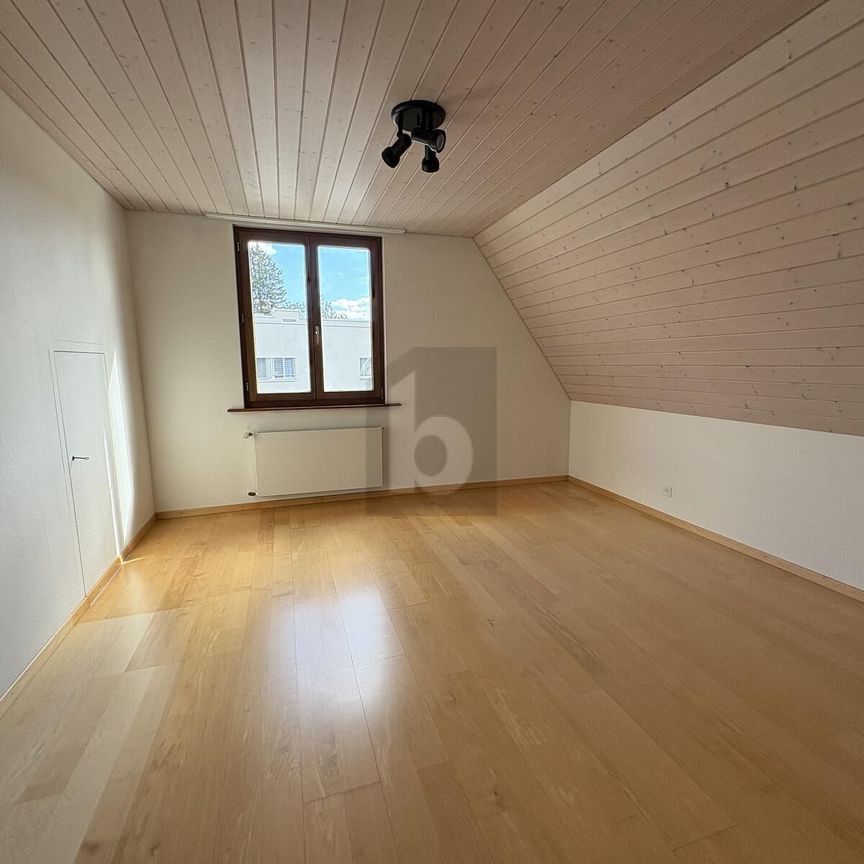 AN ZENTRALER LAGE MIT VIEL PLATZ UND WINTERGARTEN! - Foto 1