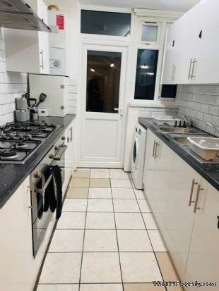 4 bedroom property to rent in Southall - Photo 4