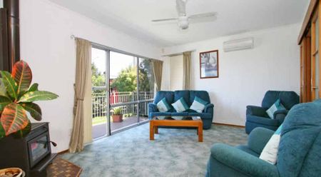 GREAT FAMILY HOME - Photo 4