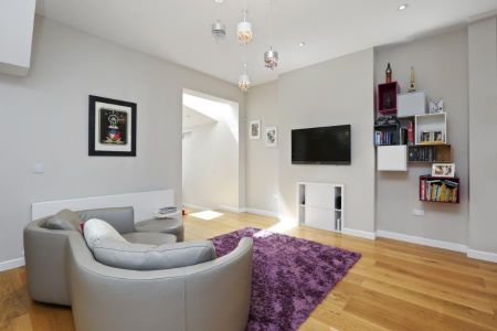 4 bedroom terraced house to rent - Photo 4
