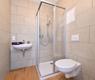 Zuhause mit Extra. Wohnung mit Einbauküche und frisch saniertem Bad - Photo 2