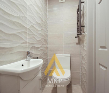 5 bedroom end of terrace house to rent - Photo 2