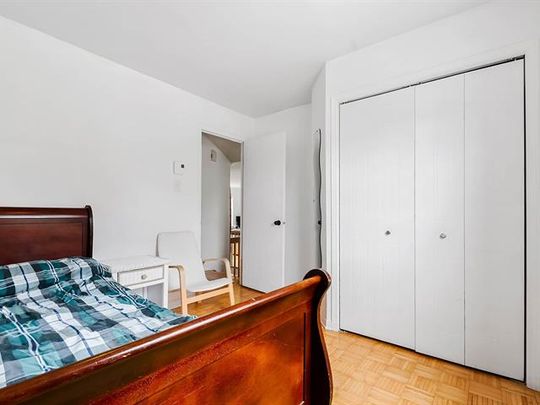 9665 Av. Radisson - Photo 1