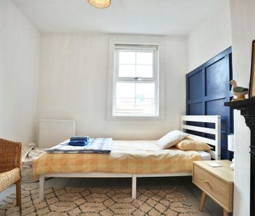 3 bedroom end of terrace house to rent - Photo 5