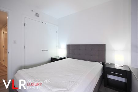 Condo in Downtown Vancouver, BC - Photo 2