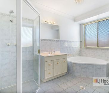 LAKESIDE LIVING!! - Photo 3
