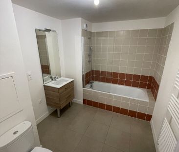 Location Appartement 2 pièces 48m² ARMENTIERES 59280 - Photo 1
