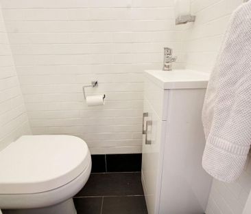 3 bedroom semi-detached house to rent - Photo 5