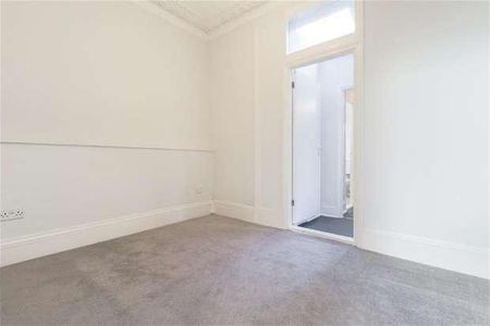 Kensington Gardens, Ilford, IG1 - Photo 2