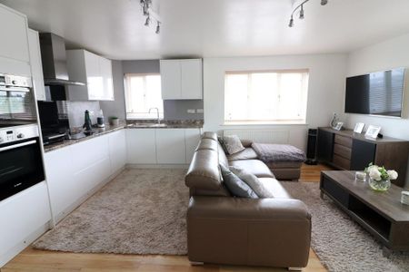 3 Bedroom Flat To Rent - Photo 5