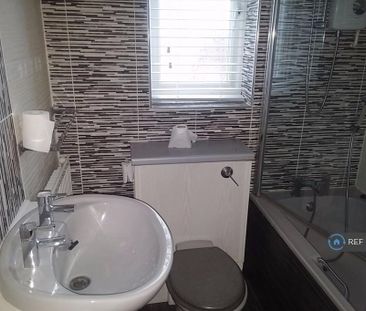 2 bedroom semi-detached house to rent - Photo 6