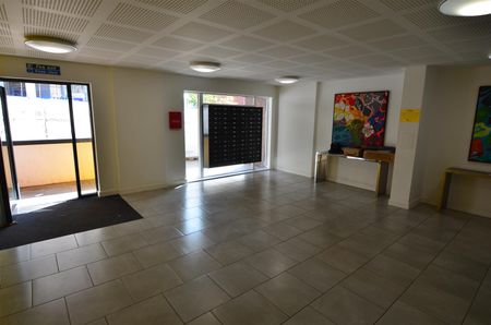 2 bedroom flat - Photo 5