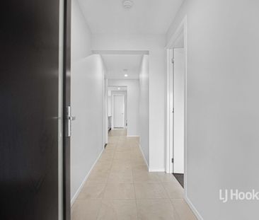 25 Winfred Drive, Mambourin, Vic 3024 - Photo 1