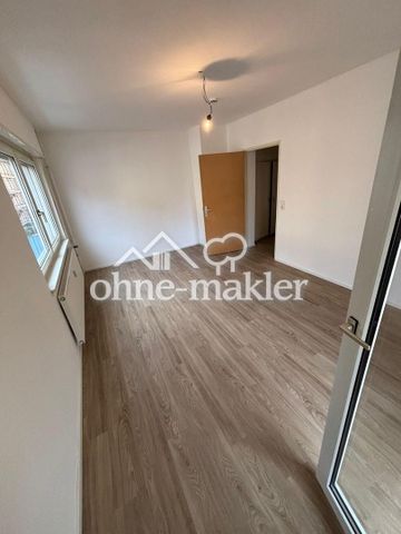 Helle und stilvolle 1-Zimmer-Wohnung mit EBK und Balkon - Photo 2