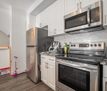 For Lease - 577 Takamose Private, Manor Park - Cardinal Glen and Ar... - Photo 2