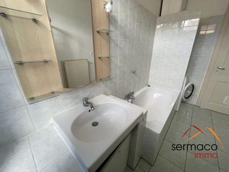 Appartement partiellement meublé de type F2 avec balcon - Photo 2