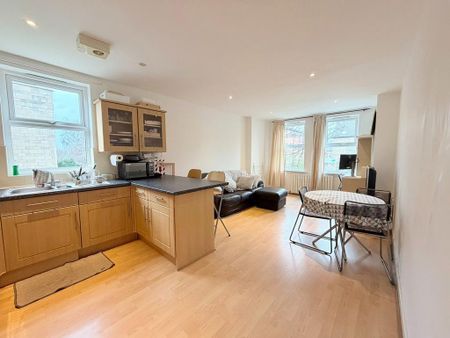 2 bedroom flat to rent - Photo 3