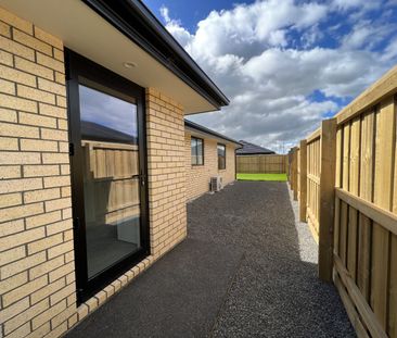 169 Faringdon Boulevard, Rolleston - Photo 2