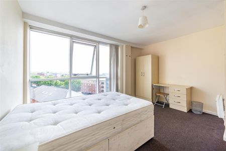 5 bed apartment to rent in Rialto Building, City Centre, NE1 - Photo 3