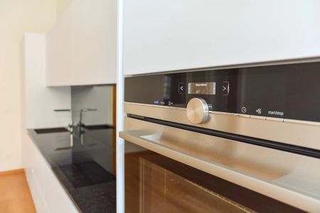 Großzügige Altbauwohnung mit kleinem Balkon in repräsentativen Stilaltbau - Foto 2