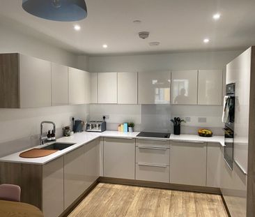 2 Bed Flat, Loop Court, SE10 - Photo 5