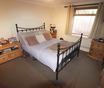 1 bedroom ground floor flat to rent - Photo 3