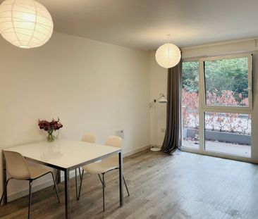 2 Bed Flat, Greenland Place, SE8 - Photo 3