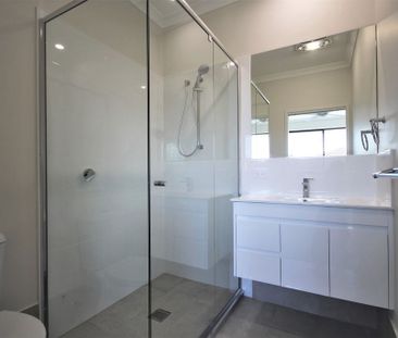 Air-Conditioned Townhouse in Great Location Close to the River - Photo 2