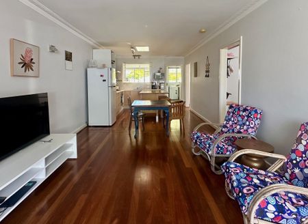 Delightful Beachside Home - Photo 4