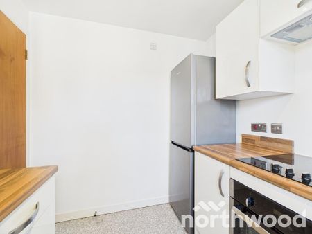 1 bedroom flat to rent - Photo 2