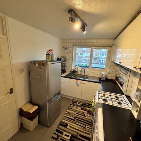 Room in a Shared Flat, Dunnett House, E3 - Photo 3