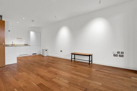 2 bedroom Flat To Let - Photo 3