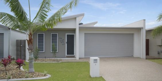 Designer Home! - Photo 3