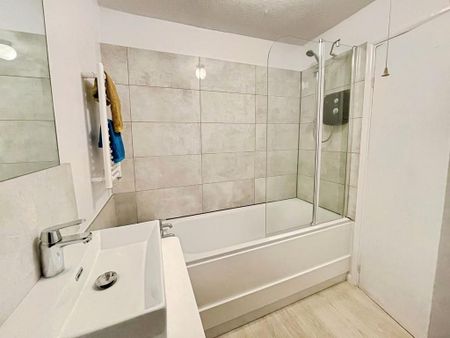 2 bedroom maisonette to rent - Photo 2