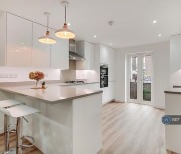 1 bedroom in a house share to rent - Photo 3